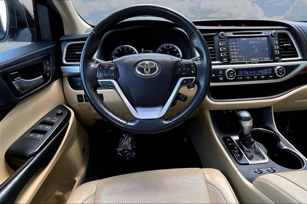 Used 2019 Toyota Highlander Limited Platinum AWD/4WD image 10