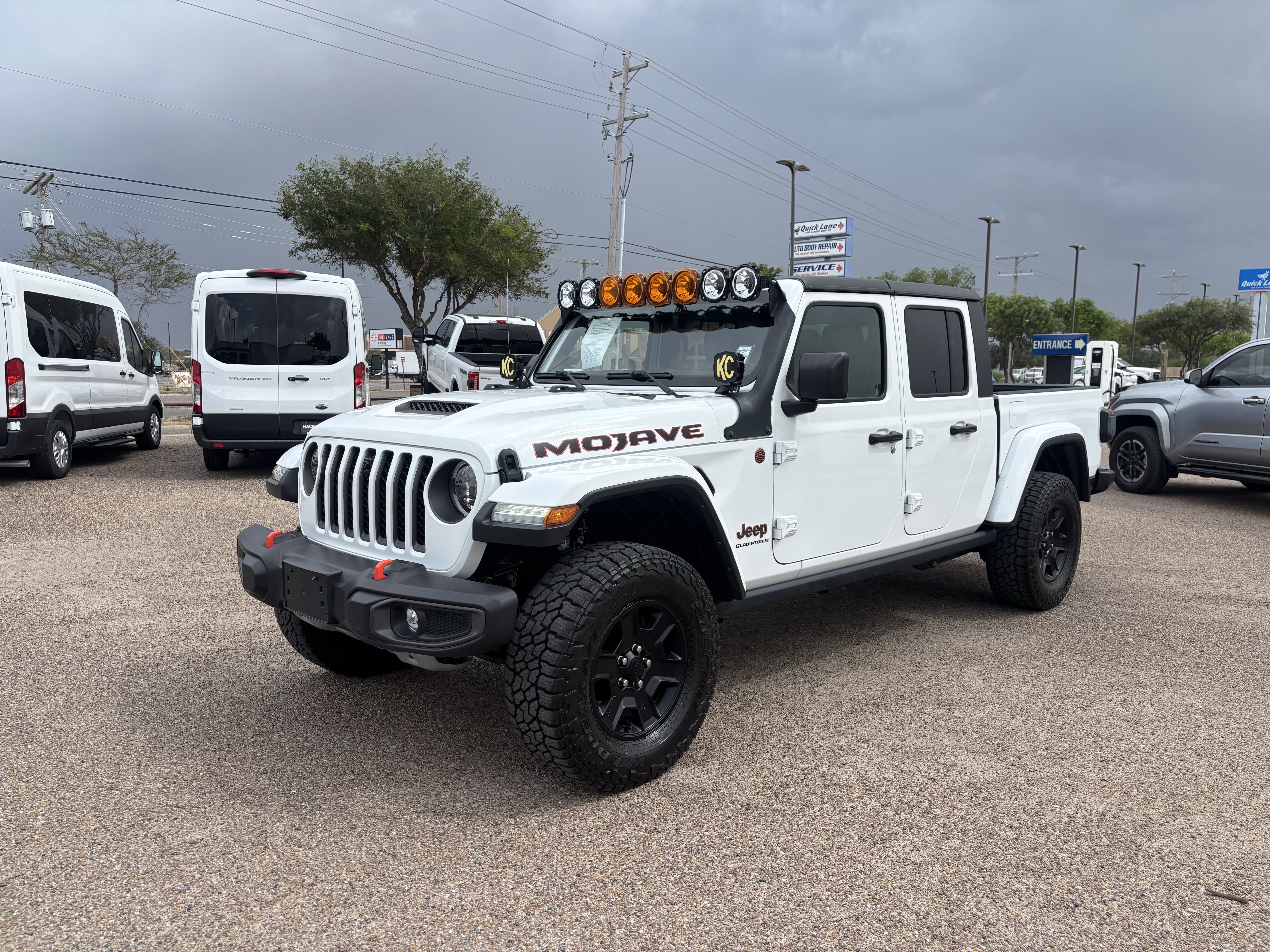Used 2023 Jeep Gladiator Mojave w/ LED Lighting Group AWD/4WD image 1