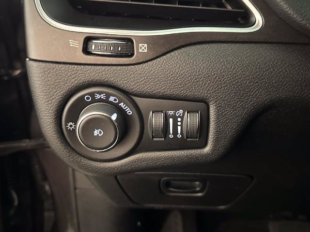 Used 2021 Jeep Cherokee Trailhawk w/ Trailer Tow Group AWD/4WD image 13