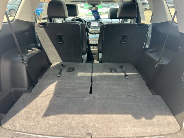 Used 2021 GMC Acadia AT4 w/ Preferred Package AWD/4WD image 26