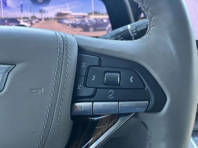 Used 2024 Cadillac Escalade ESV Premium Luxury Platinum image 22