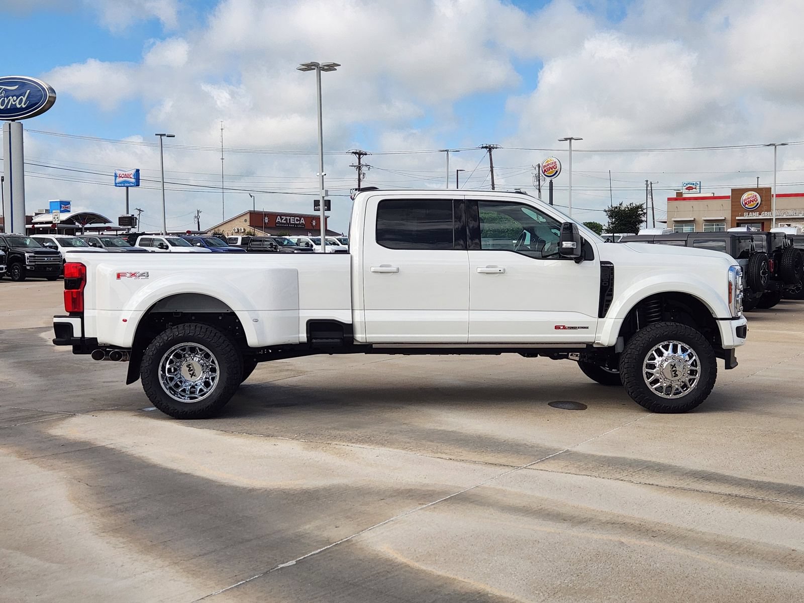 Certified 2025 Ford F450 Platinum w/ FX4 Off-Road Package AWD/4WD image 7