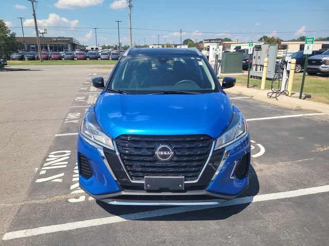 Used 2022 Nissan Kicks SV FWD image 2