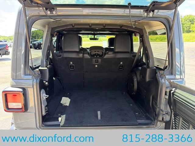 Used 2019 Jeep Wrangler Unlimited Sahara AWD/4WD image 26