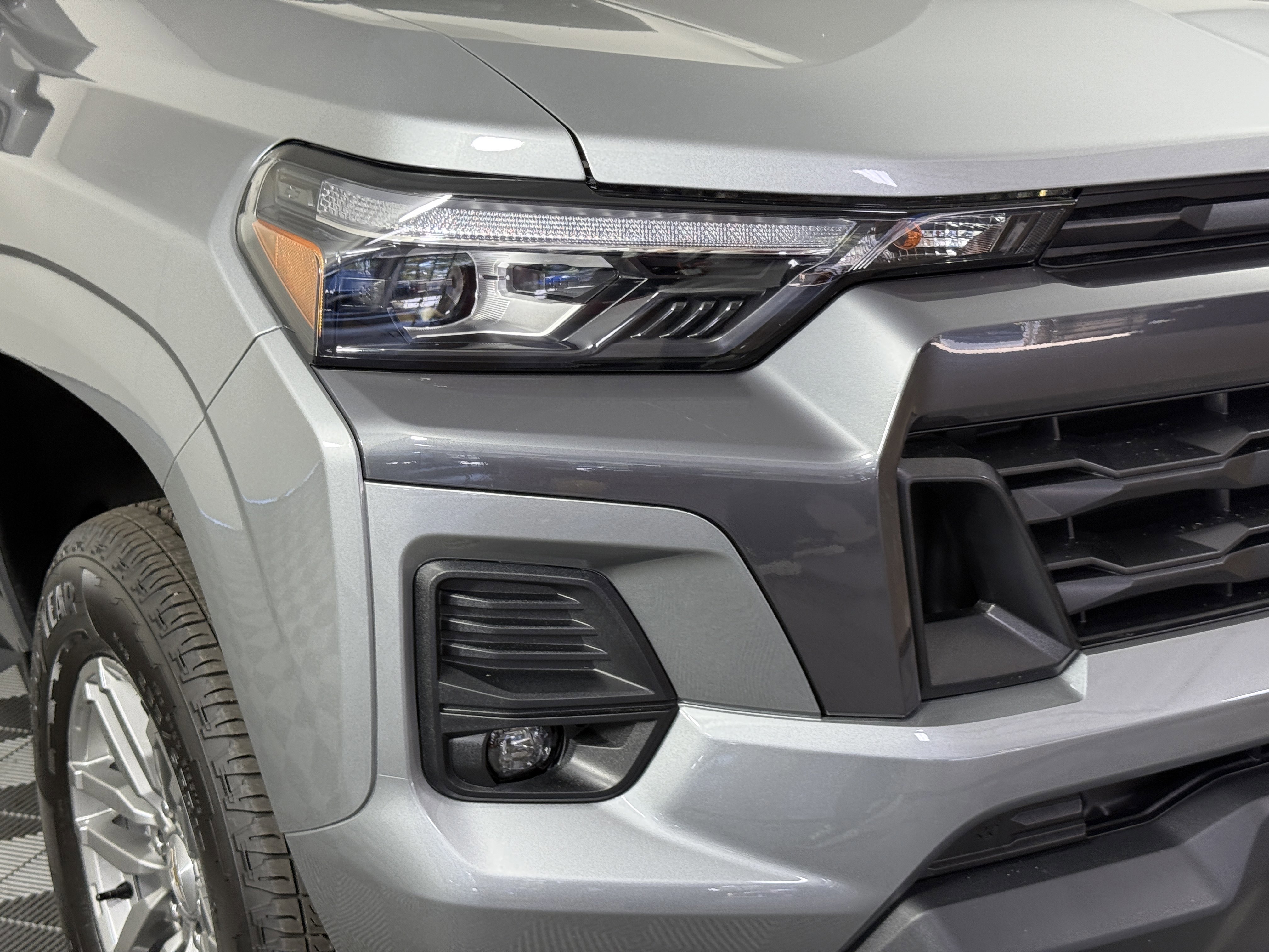 Used 2024 Chevrolet Colorado LT w/ LT Convenience Package III image 7