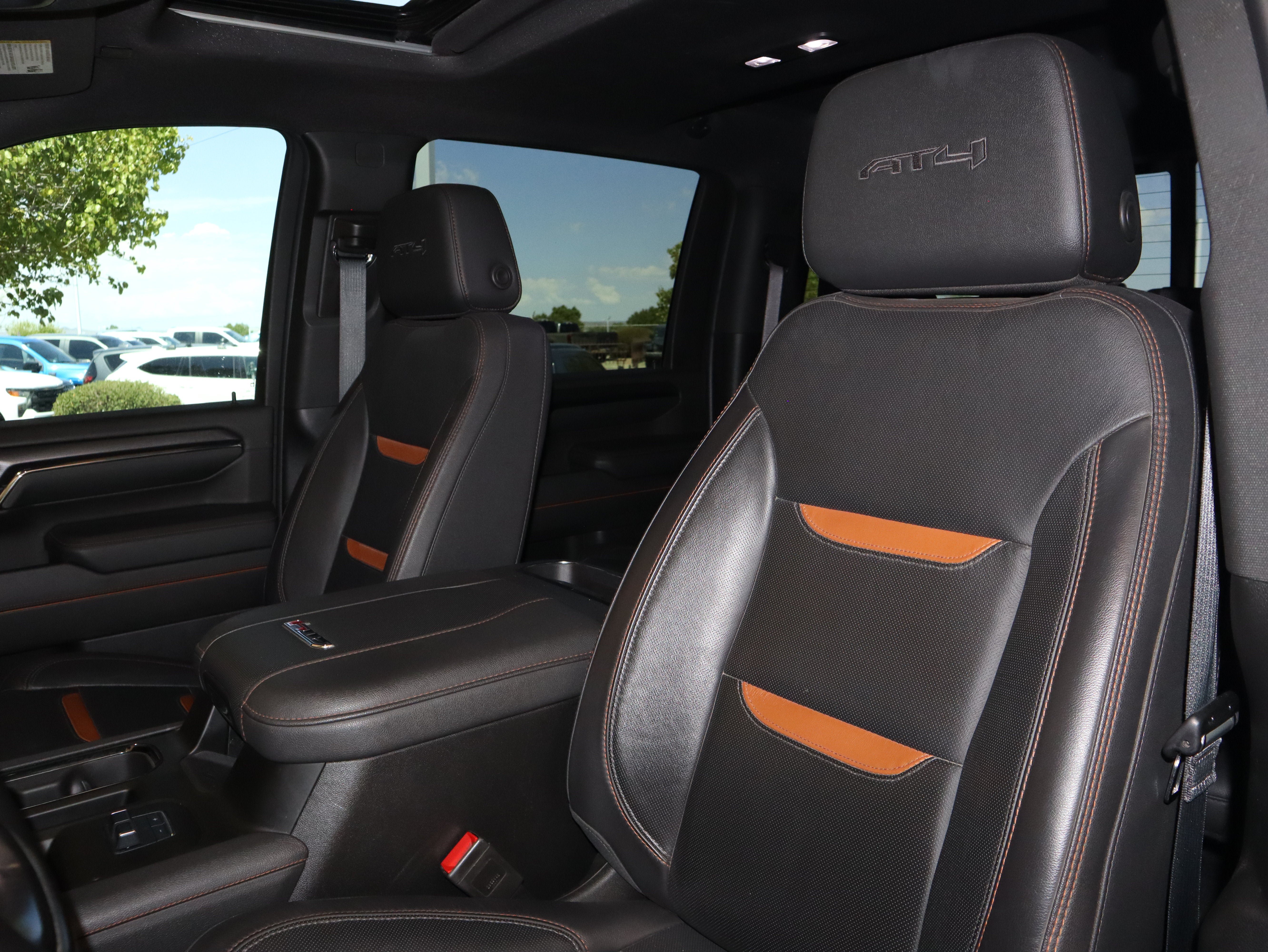 Used 2024 GMC Sierra 2500 AT4 w/ AT4 Premium Plus Package AWD/4WD image 33