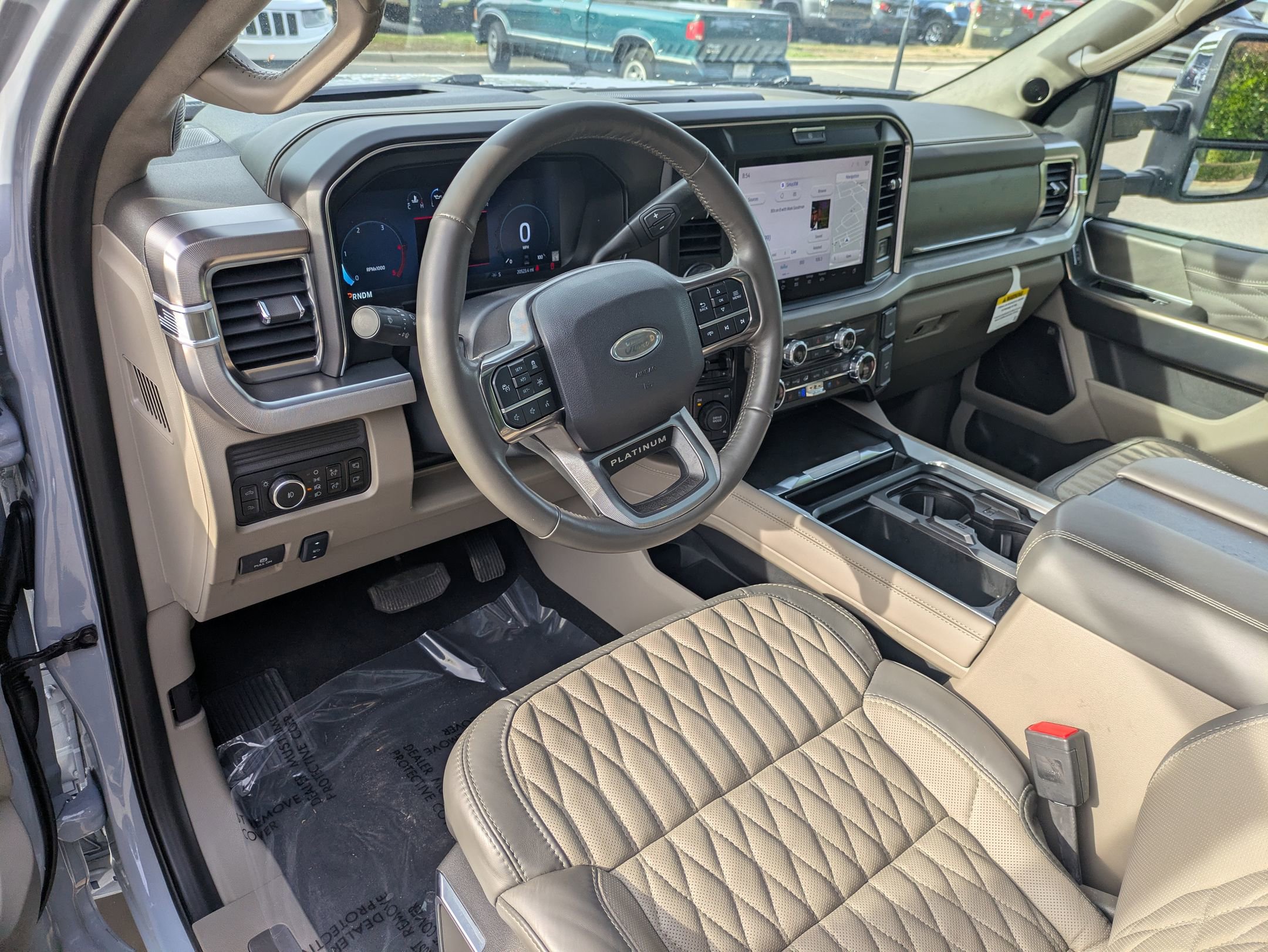 Certified 2025 Ford F450 Platinum w/ Platinum Plus Package AWD/4WD image 15