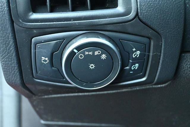 Certified 2018 Ford Focus SE image 30