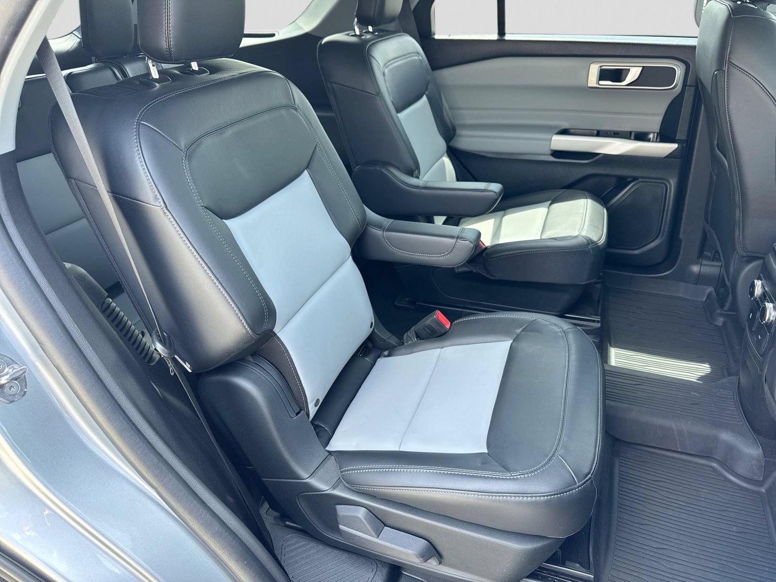 Certified 2023 Ford Explorer XLT w/ Equipment Group 202A AWD/4WD image 21
