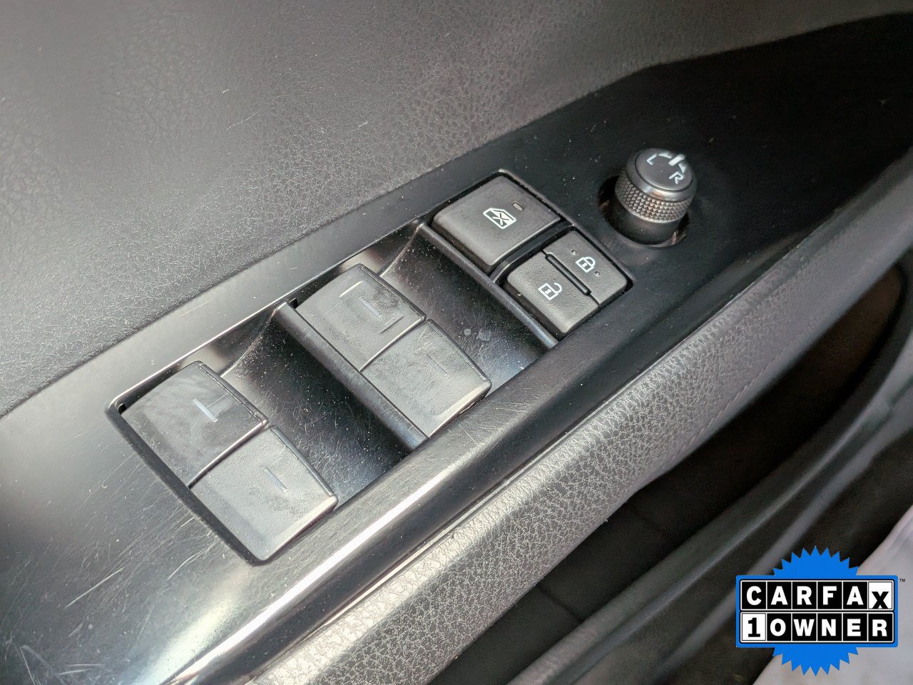 Used 2025 Toyota Camry SE FWD image 25
