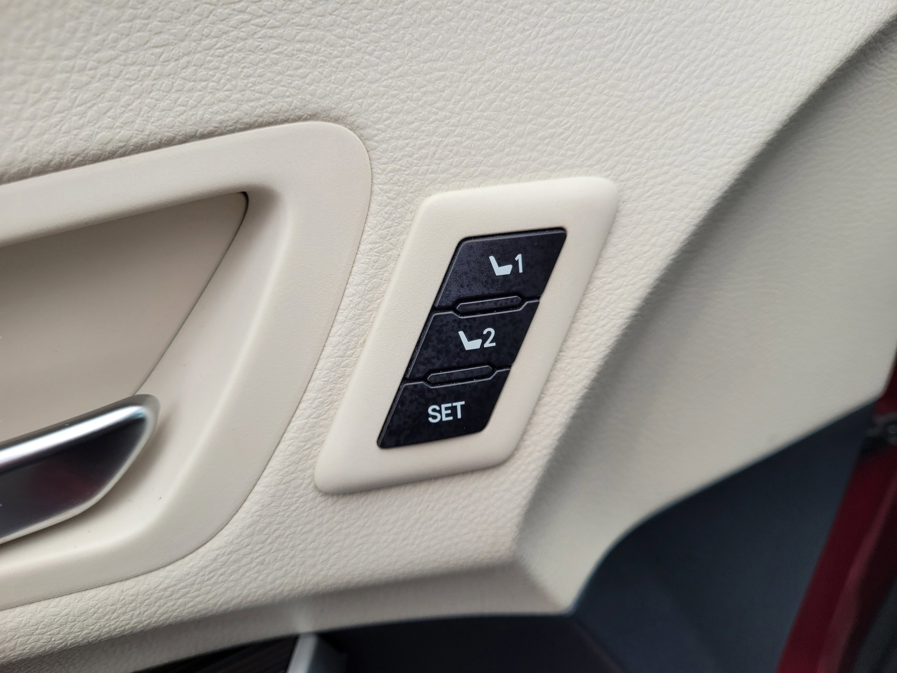 Used 2021 Toyota Sienna Platinum image 35