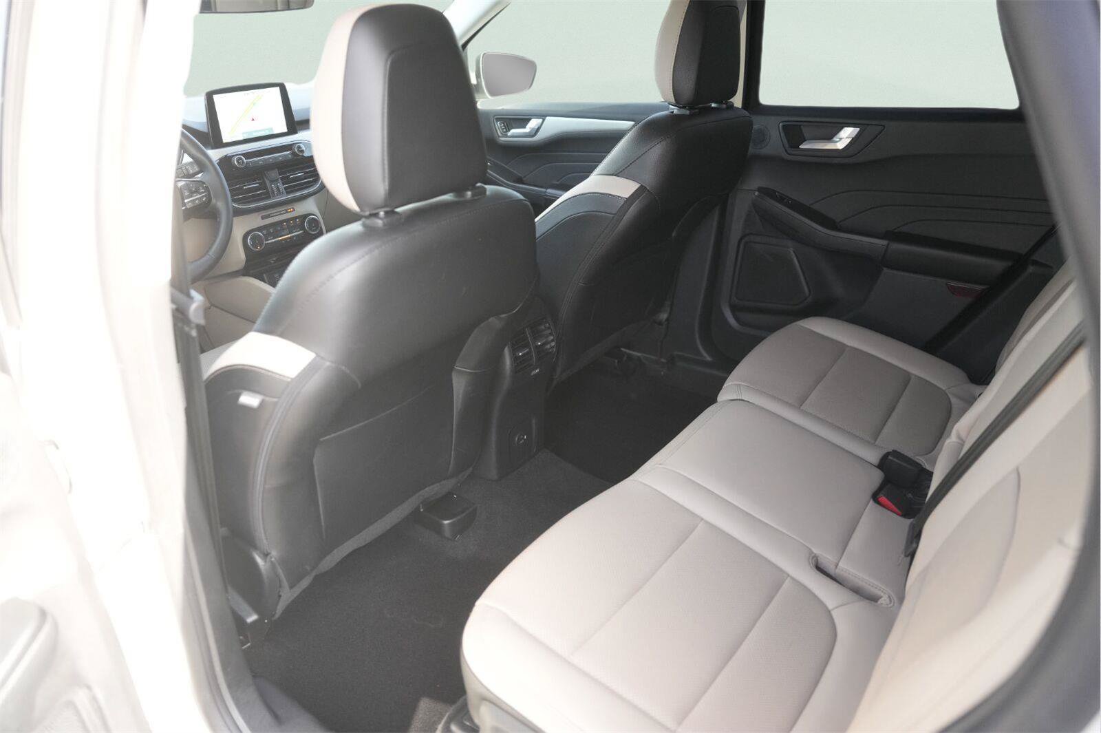 Certified 2022 Ford Escape SEL w/ Technology Package FWD image 11