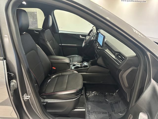 Certified 2024 Ford Escape ST-Line w/ Tech Pack #1 AWD/4WD image 7