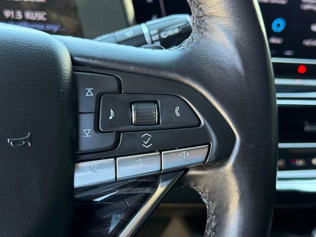 Used 2022 Cadillac Escalade ESV Sport w/ Touring Package AWD/4WD image 15
