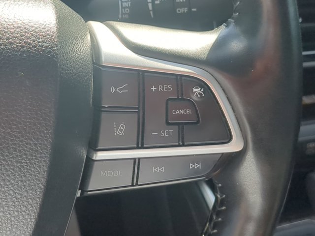 Used 2023 Toyota Highlander Limited FWD image 19