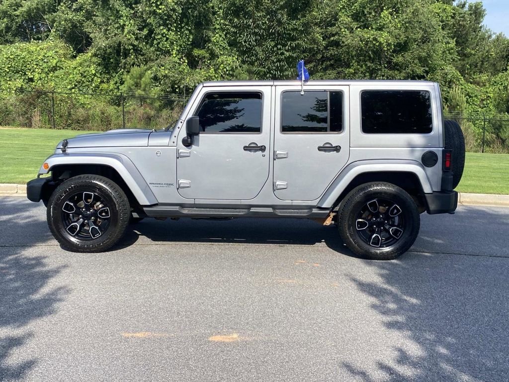 Used 2018 Jeep Wrangler Unlimited Sahara AWD/4WD image 7