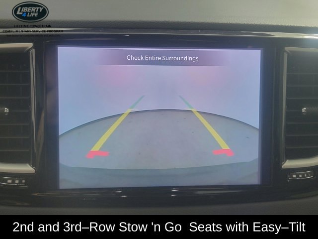 Used 2024 Chrysler Pacifica Touring-L FWD image 33