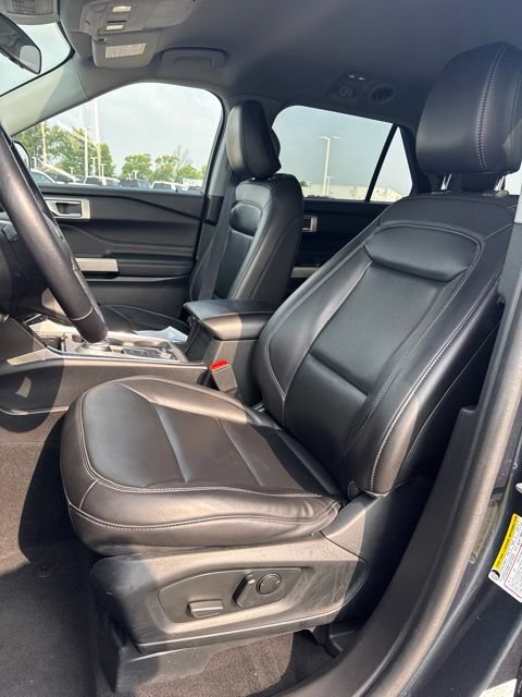 Certified 2023 Ford Explorer XLT w/ Equipment Group 202A AWD/4WD image 18