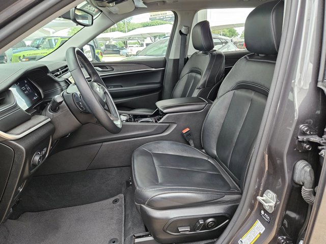 Used 2022 Jeep Grand Cherokee L Limited AWD/4WD image 19