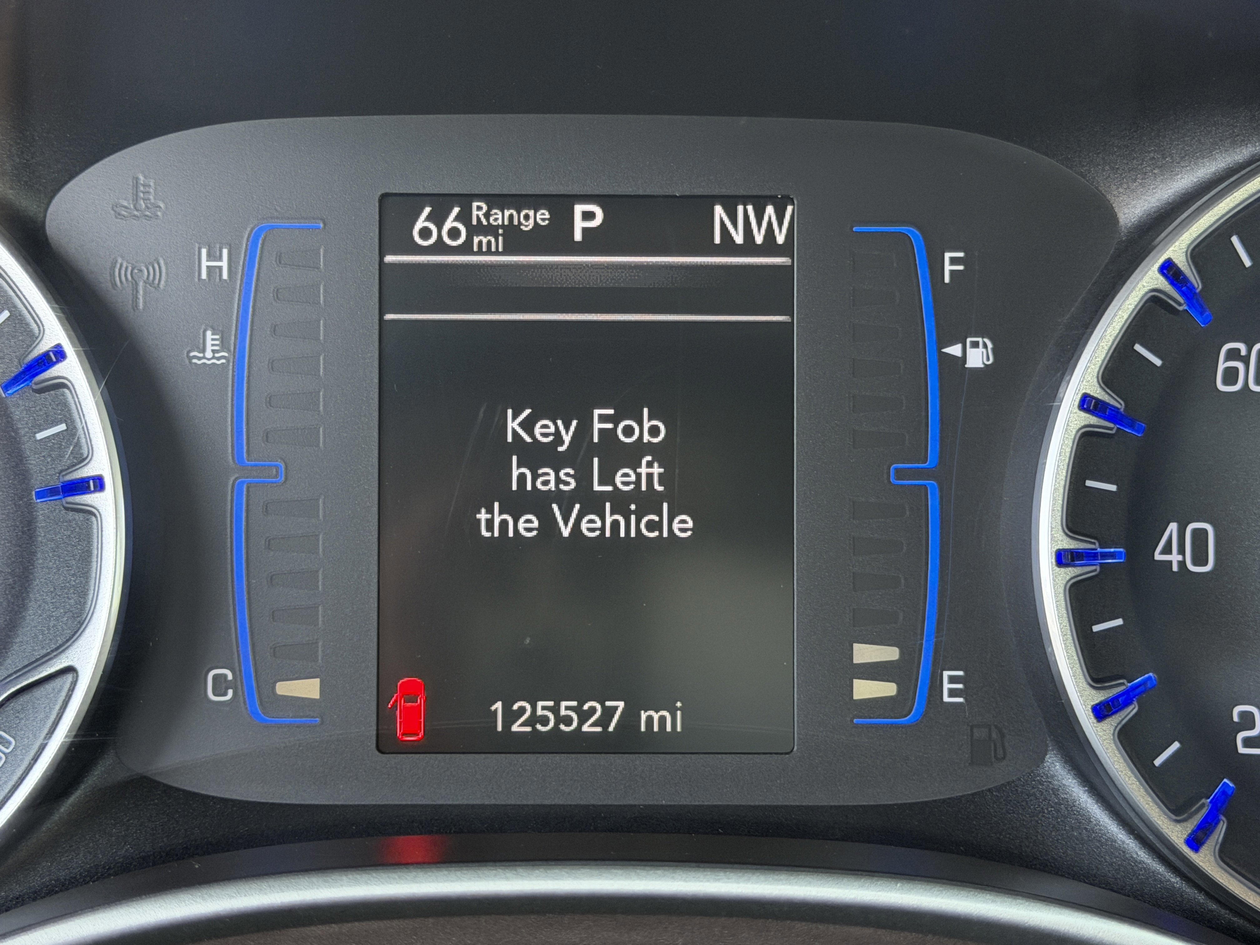 Used 2017 Chrysler Pacifica Touring-L image 14