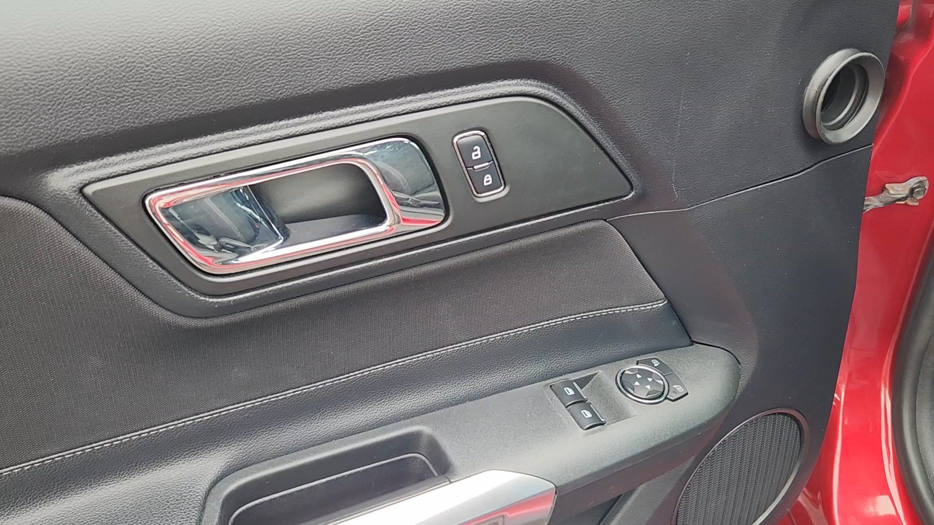 Certified 2017 Ford Mustang Coupe RWD image 7