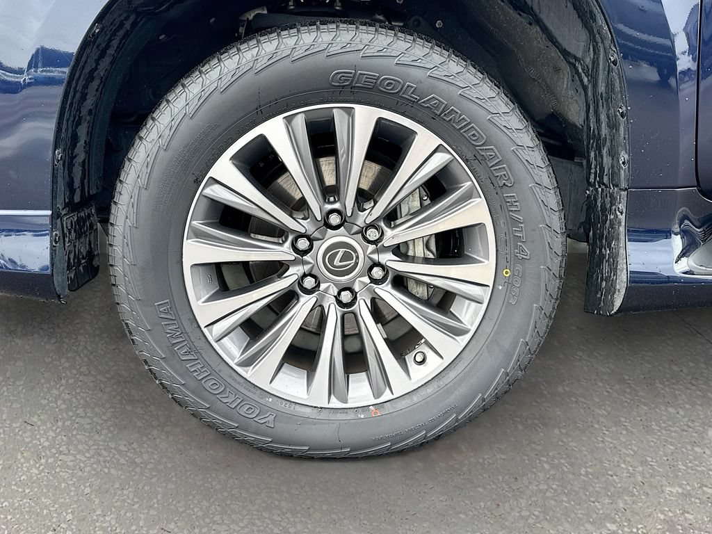 Used 2023 Lexus GX 460 Luxury w/ Accessory Package AWD/4WD image 34