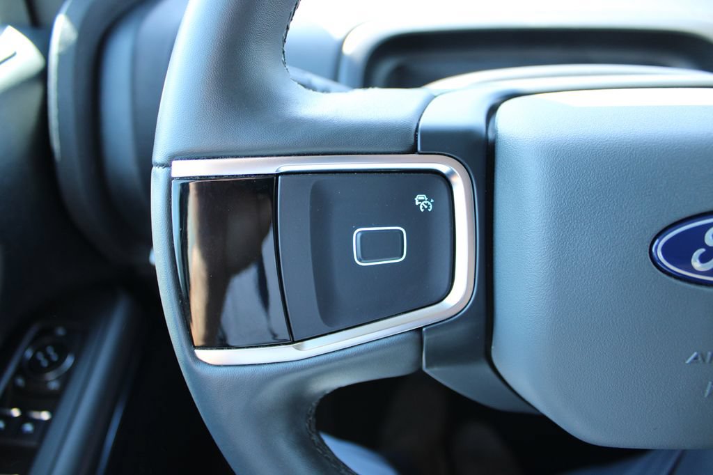 Certified 2025 Ford Expedition Active AWD/4WD image 44