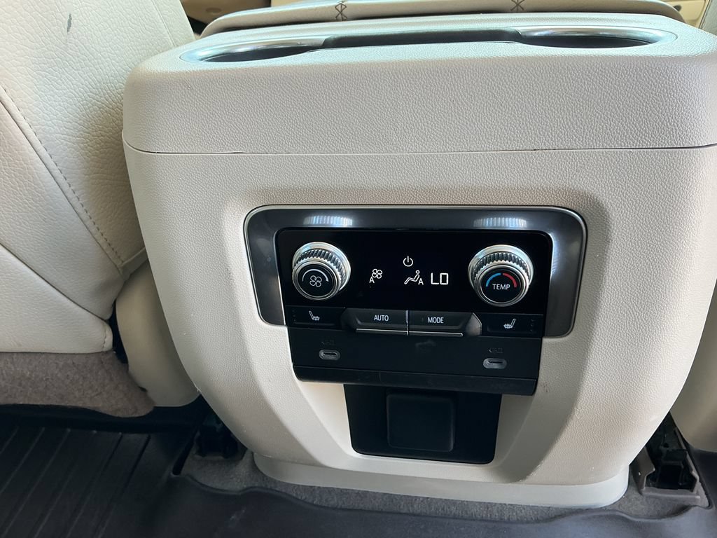 Used 2021 GMC Yukon Denali w/ LPO, Illumination Package AWD/4WD image 19