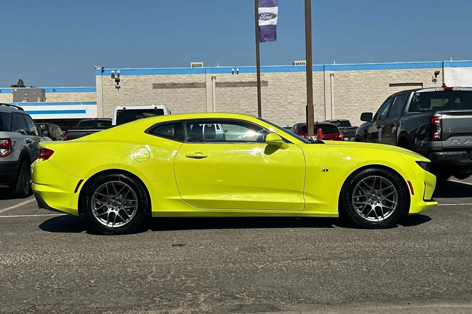 Used 2019 Chevrolet Camaro LT RWD image 9