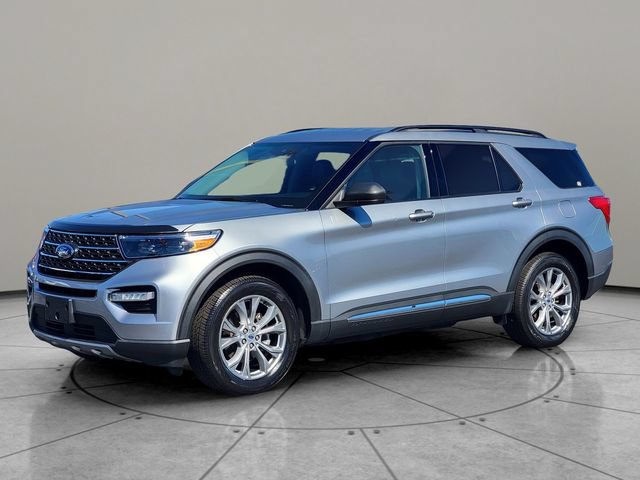 Certified 2023 Ford Explorer XLT w/ Equipment Group 202A AWD/4WD image 3