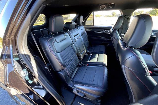 Certified 2025 Ford Explorer ST-Line w/ ST-Line Street Pack AWD/4WD image 16