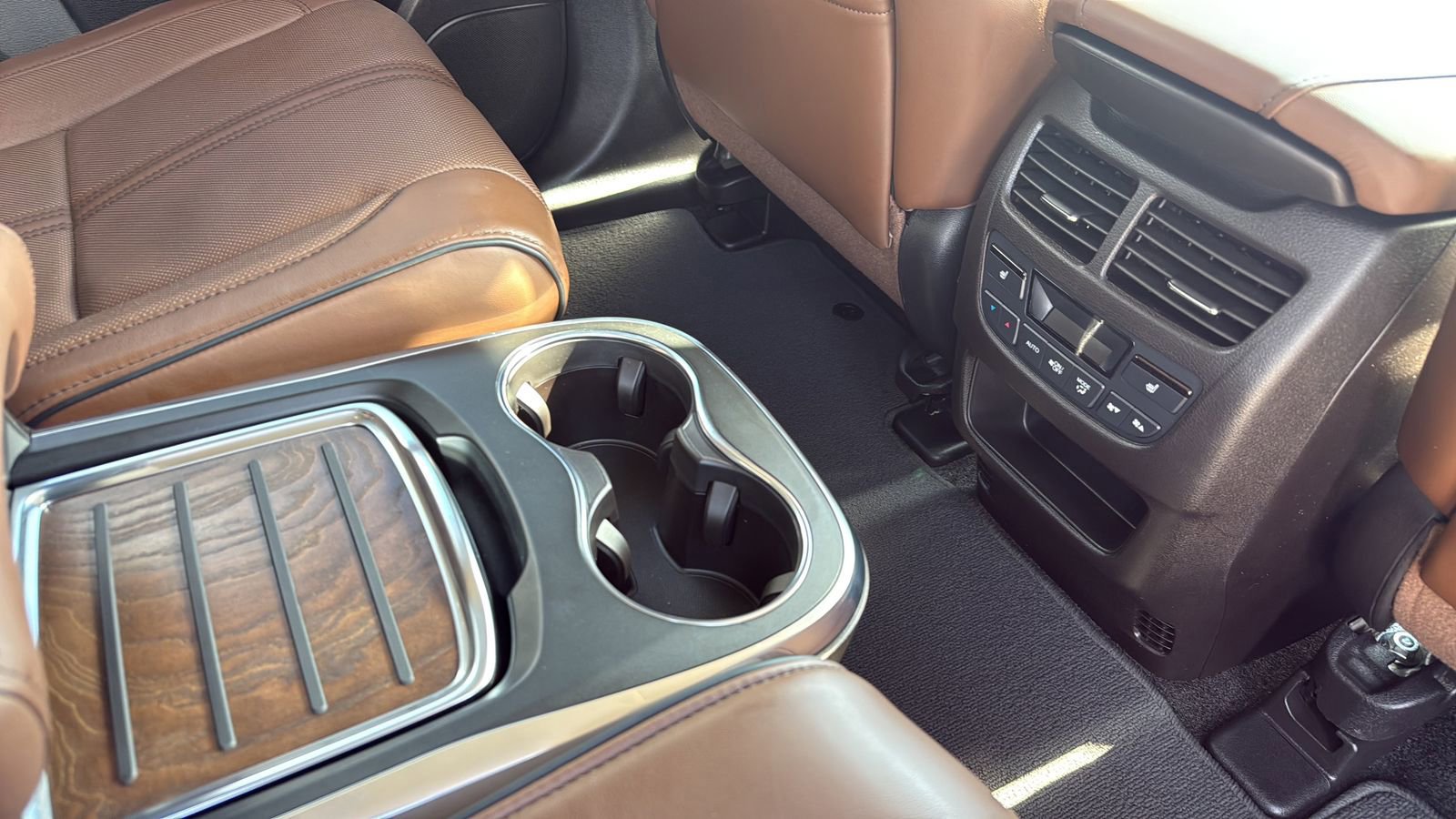 Used 2018 Acura MDX FWD w/ Advance Package image 27