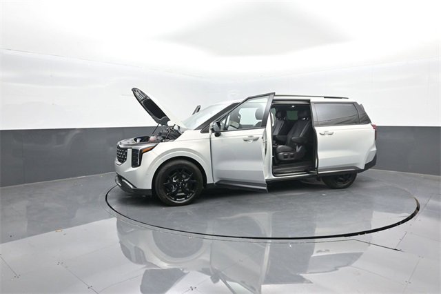Used 2025 Kia Carnival SX Prestige image 34