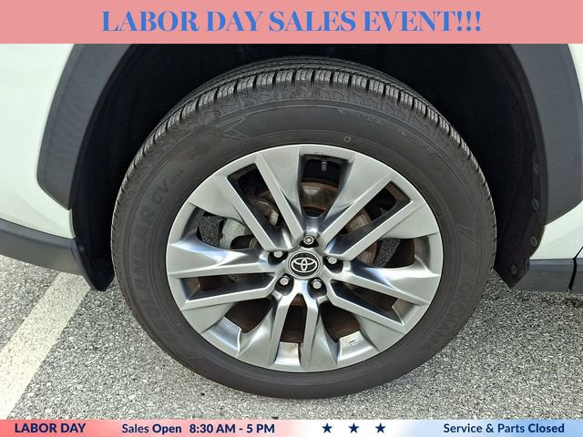 Used 2023 Toyota RAV4 XLE Premium AWD/4WD image 28
