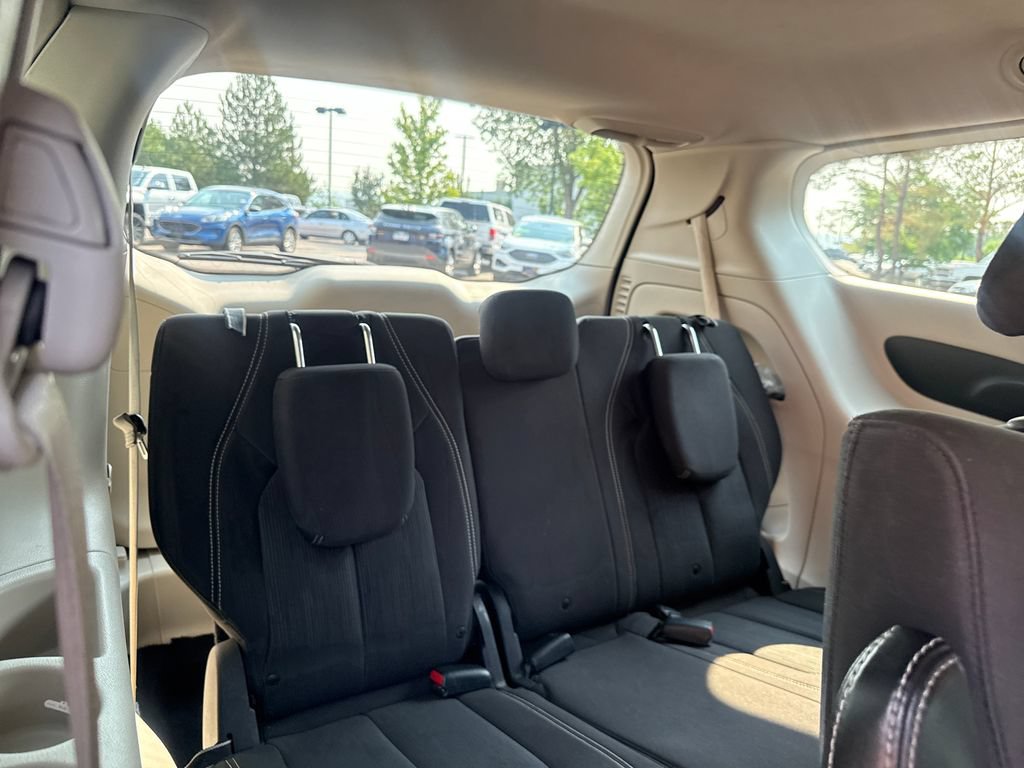 Used 2020 Chrysler Voyager L FWD image 25