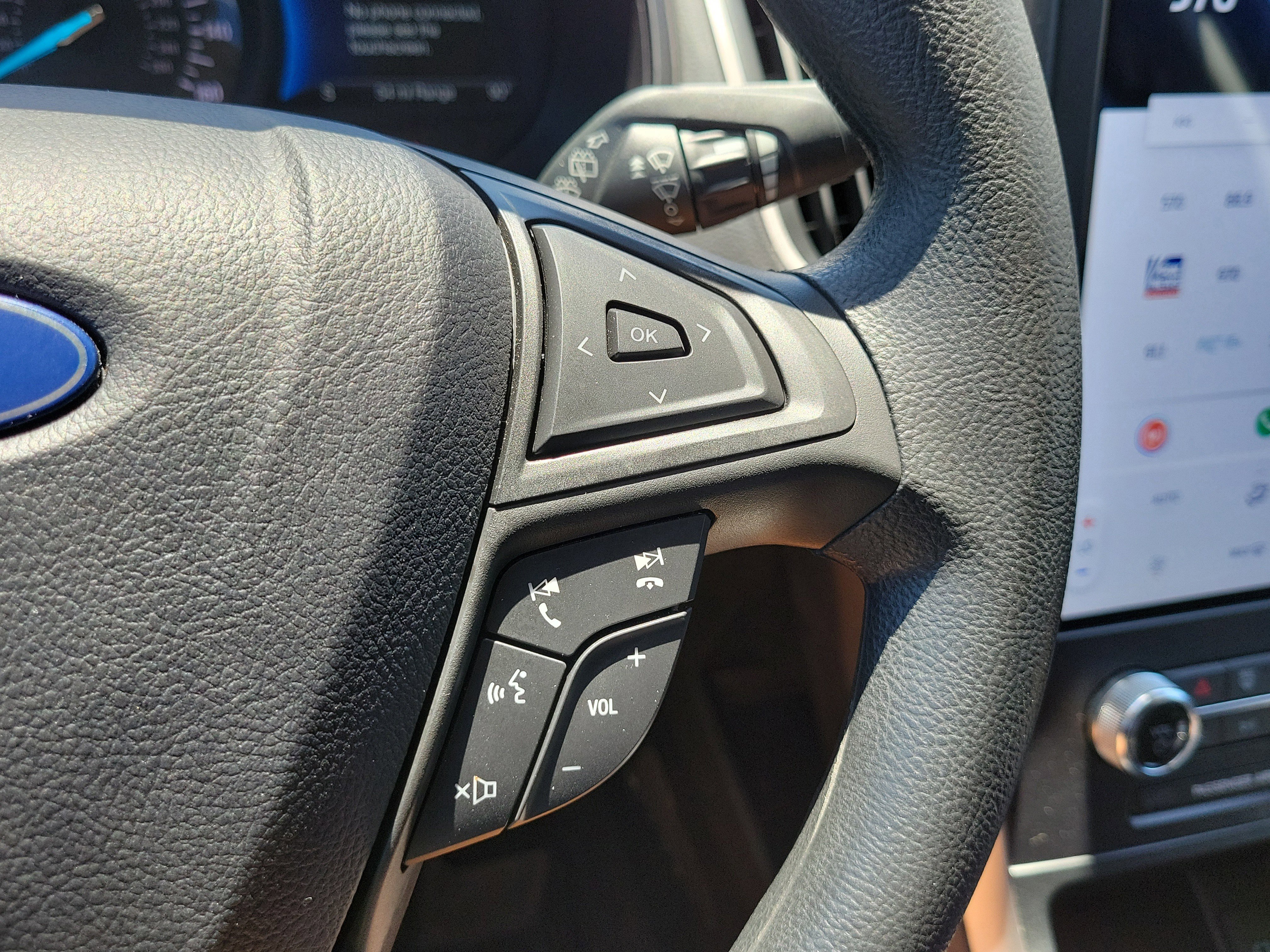 Certified 2024 Ford Edge SE image 24