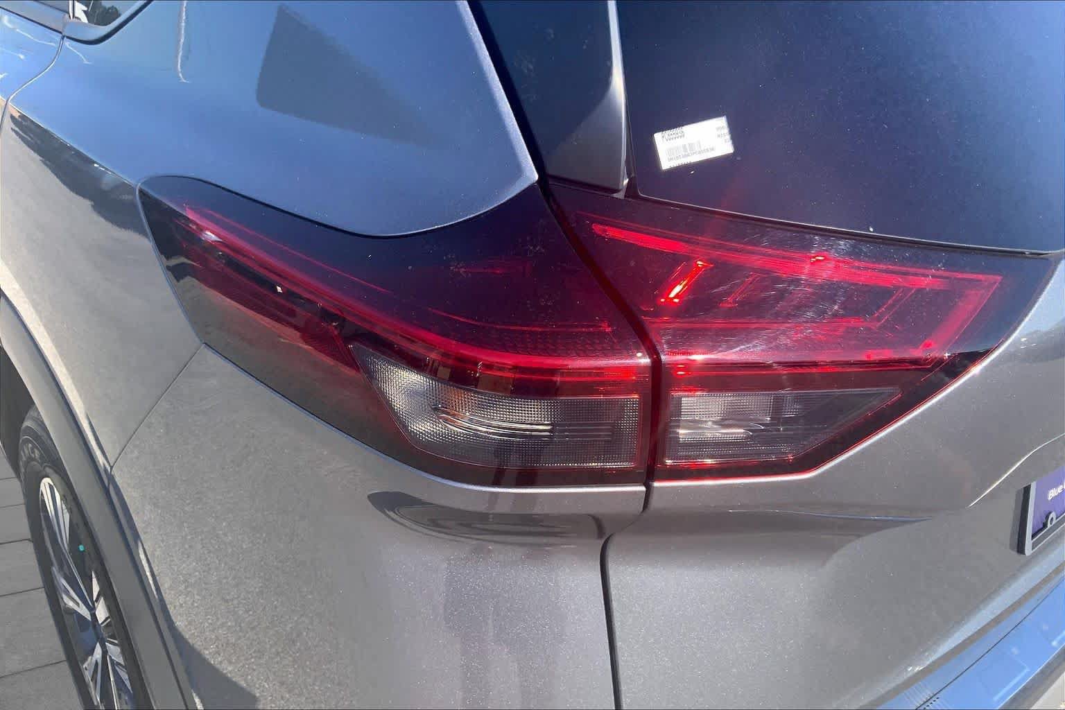 Used 2023 Nissan Rogue SV FWD image 29