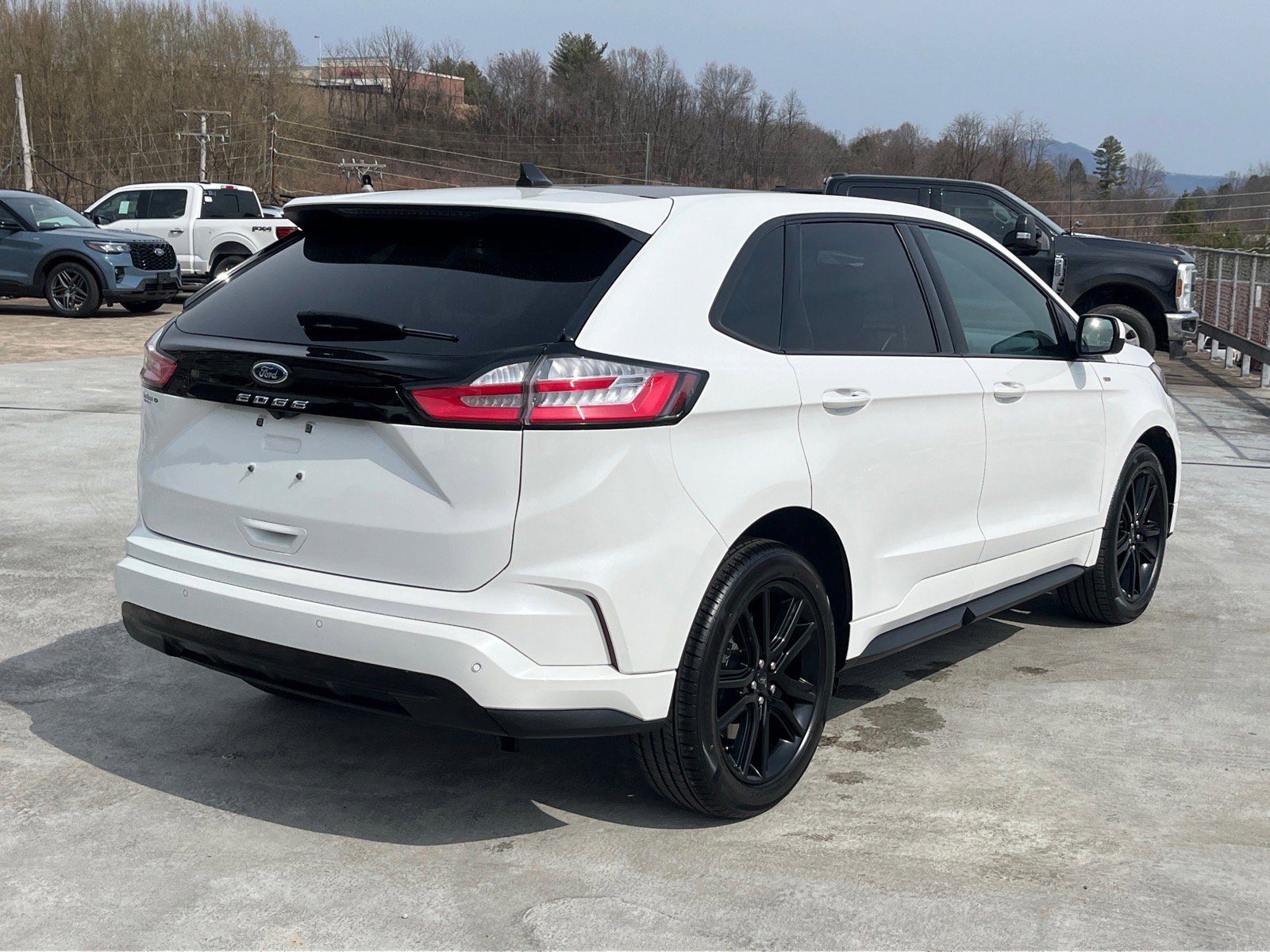 Certified 2024 Ford Edge ST-Line image 3