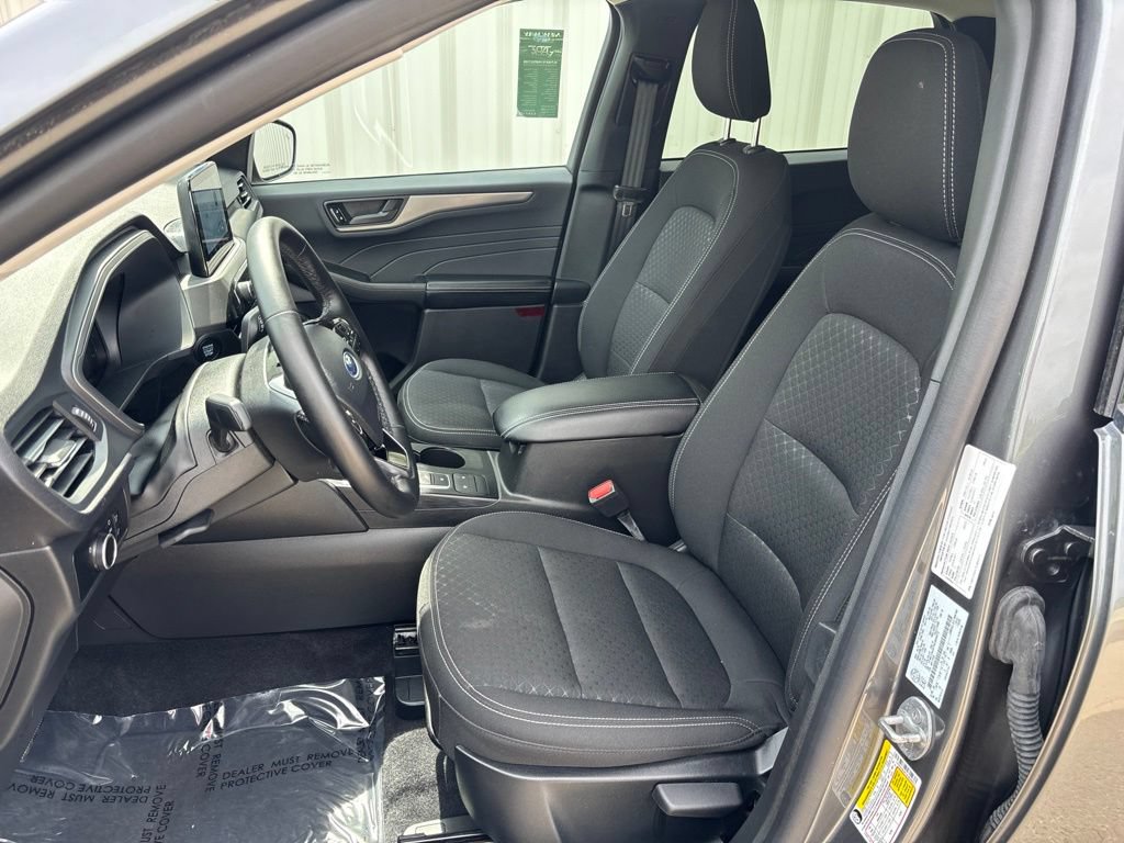 Certified 2025 Ford Escape Active AWD/4WD image 11
