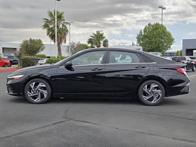 Used 2025 Hyundai Elantra Limited FWD image 7