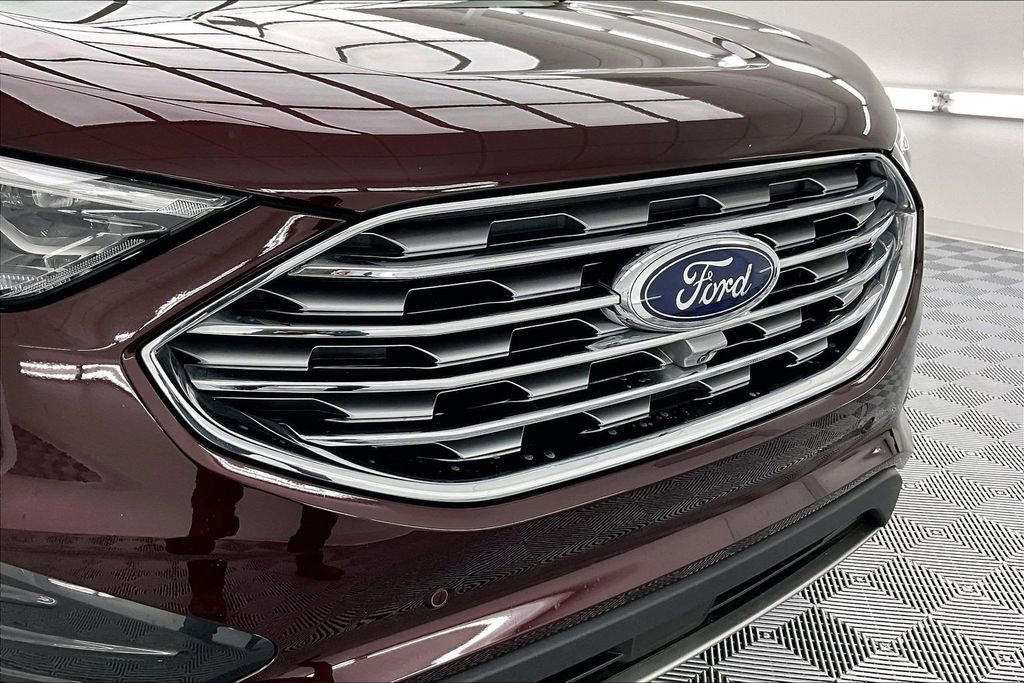 Certified 2024 Ford Edge Titanium w/ Equipment Group 301A image 28