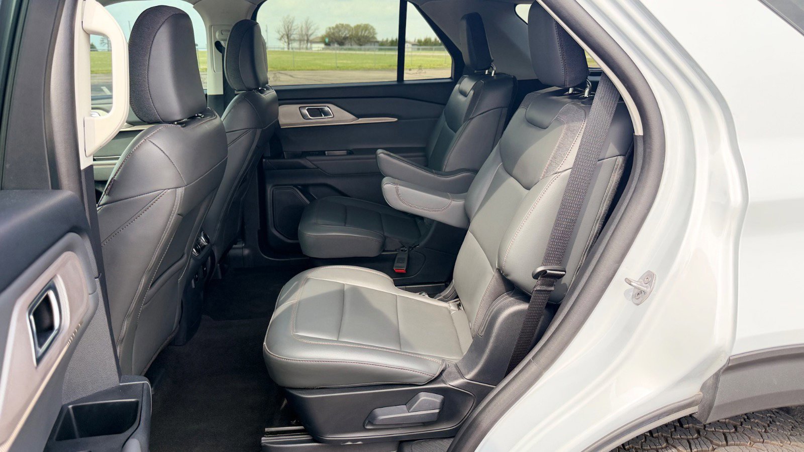 Certified 2025 Ford Explorer Active w/ Active Comfort Package AWD/4WD image 18