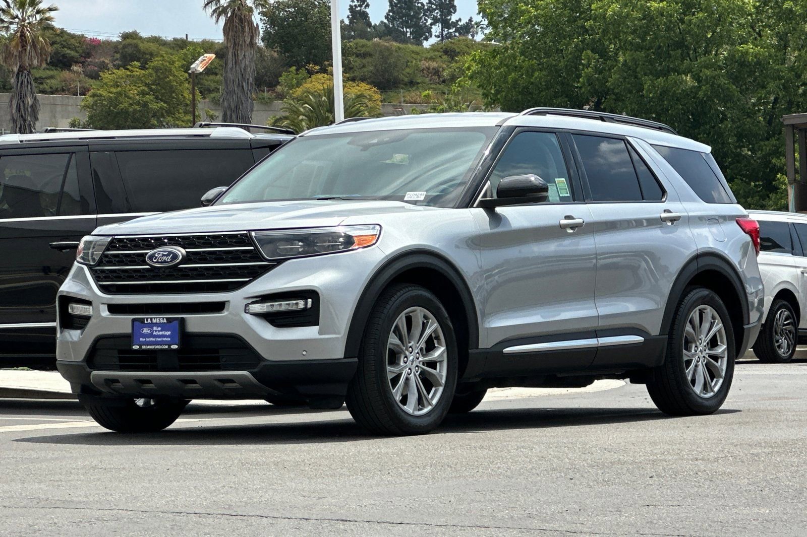 Certified 2022 Ford Explorer XLT w/ Equipment Group 202A RWD image 7