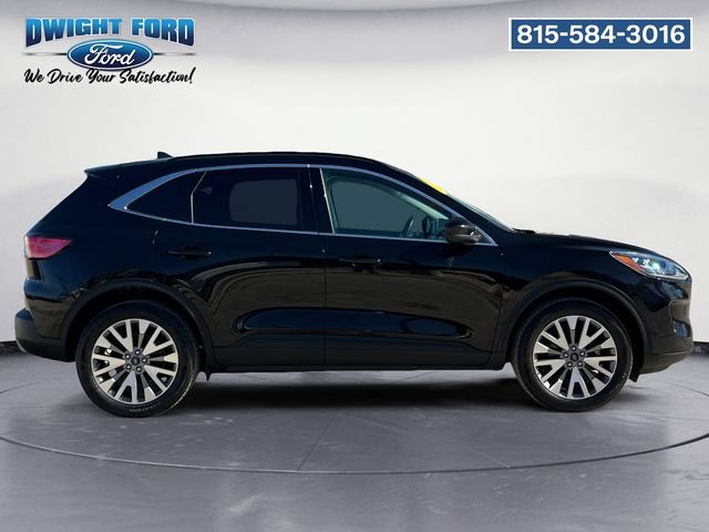 Certified 2022 Ford Escape Titanium AWD/4WD image 6