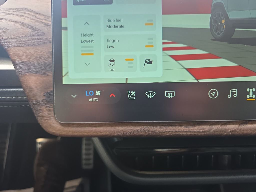 Used 2022 Rivian R1T Adventure image 31