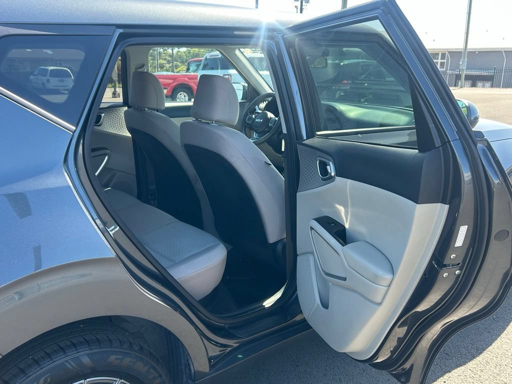 Used 2022 Kia Soul LX FWD image 26