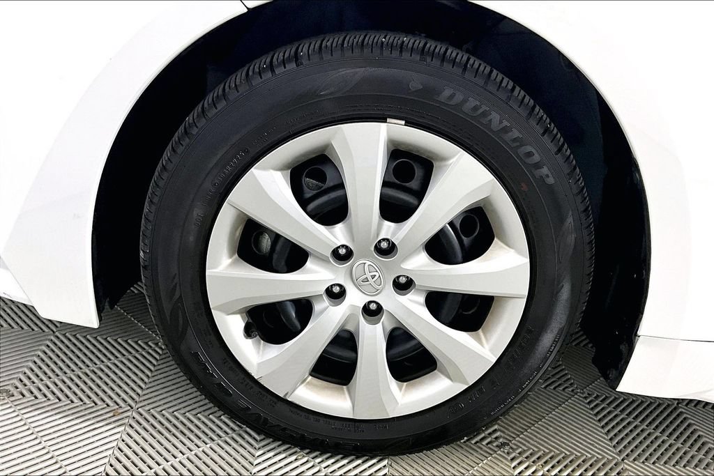 Used 2026 Toyota Corolla LE FWD image 7