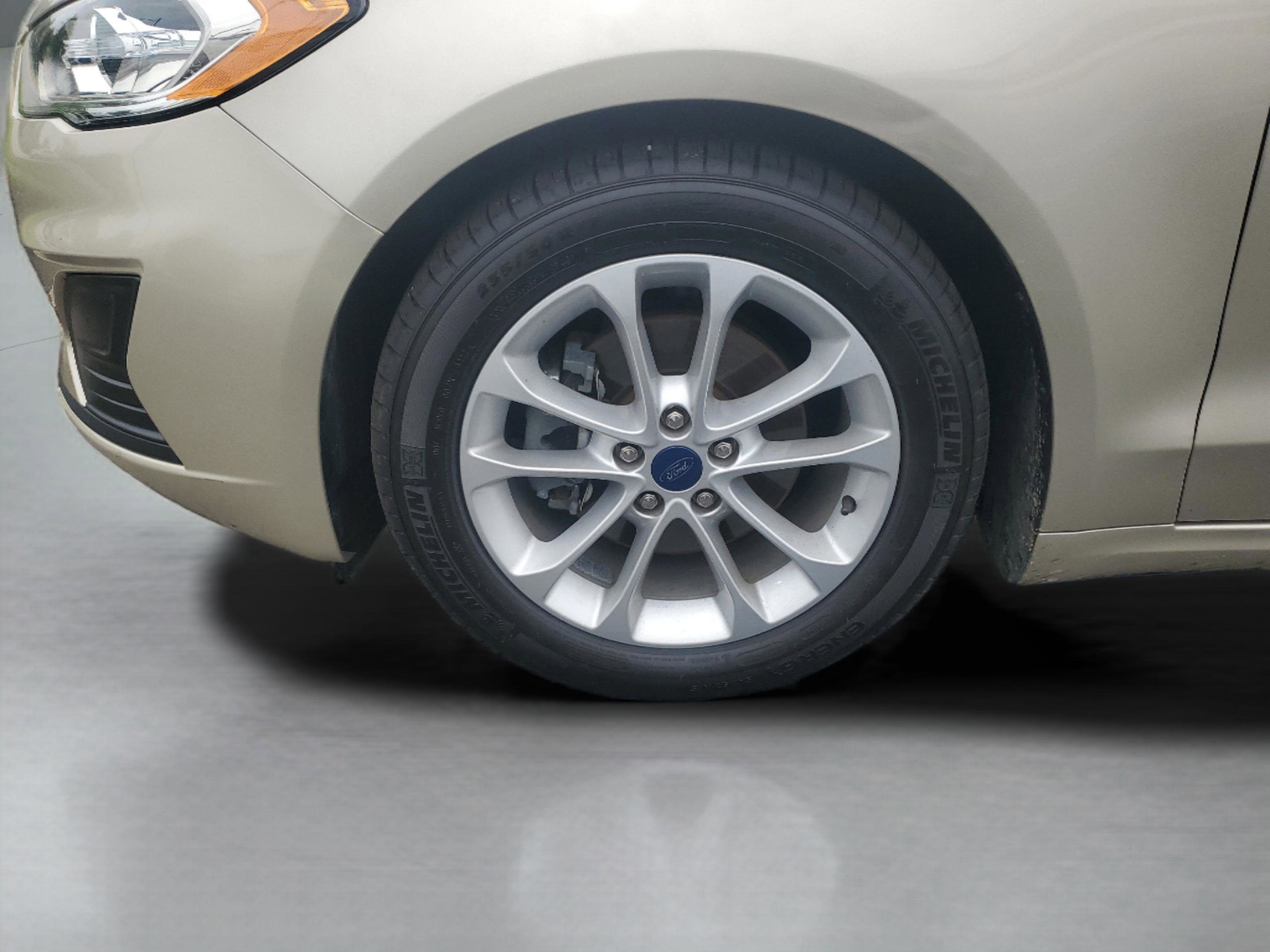 Certified 2019 Ford Fusion SE FWD image 28