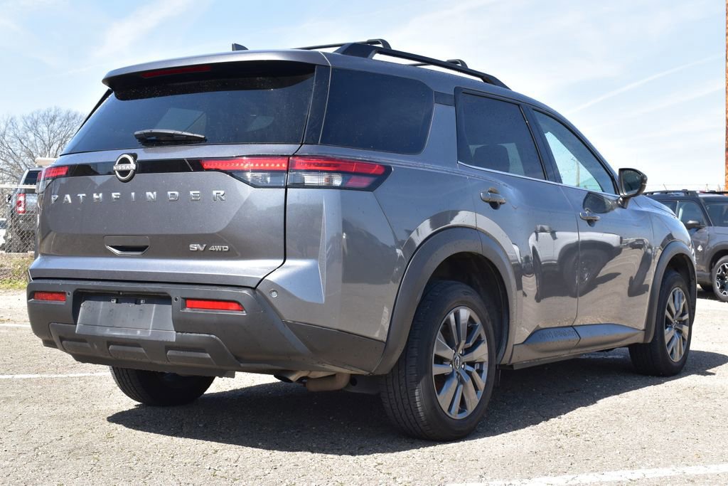 Used 2024 Nissan Pathfinder SV image 4