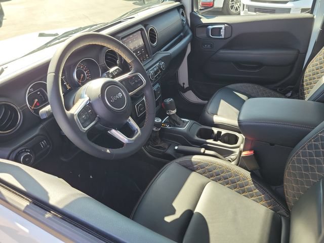 Used 2023 Jeep Wrangler Unlimited Sahara AWD/4WD image 3
